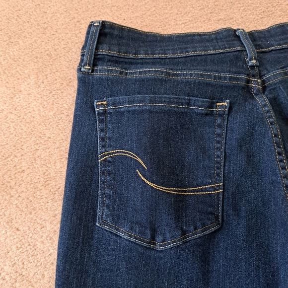 Levi's Signature Jeans Women's 29 Mid Rise  Straight Blue Denim Dark Wash - Picture 11 of 14